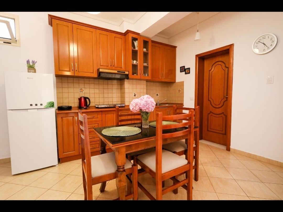 Apartments Athina Orikum Eksteriør bilde