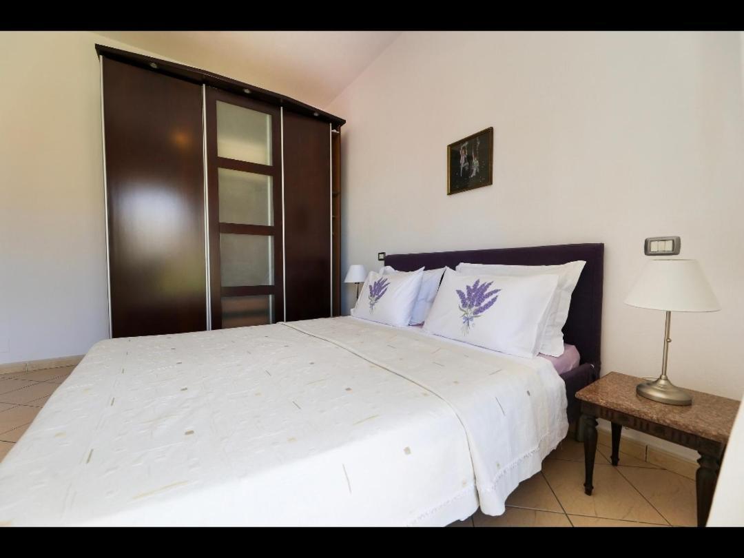 Apartments Athina Orikum Eksteriør bilde